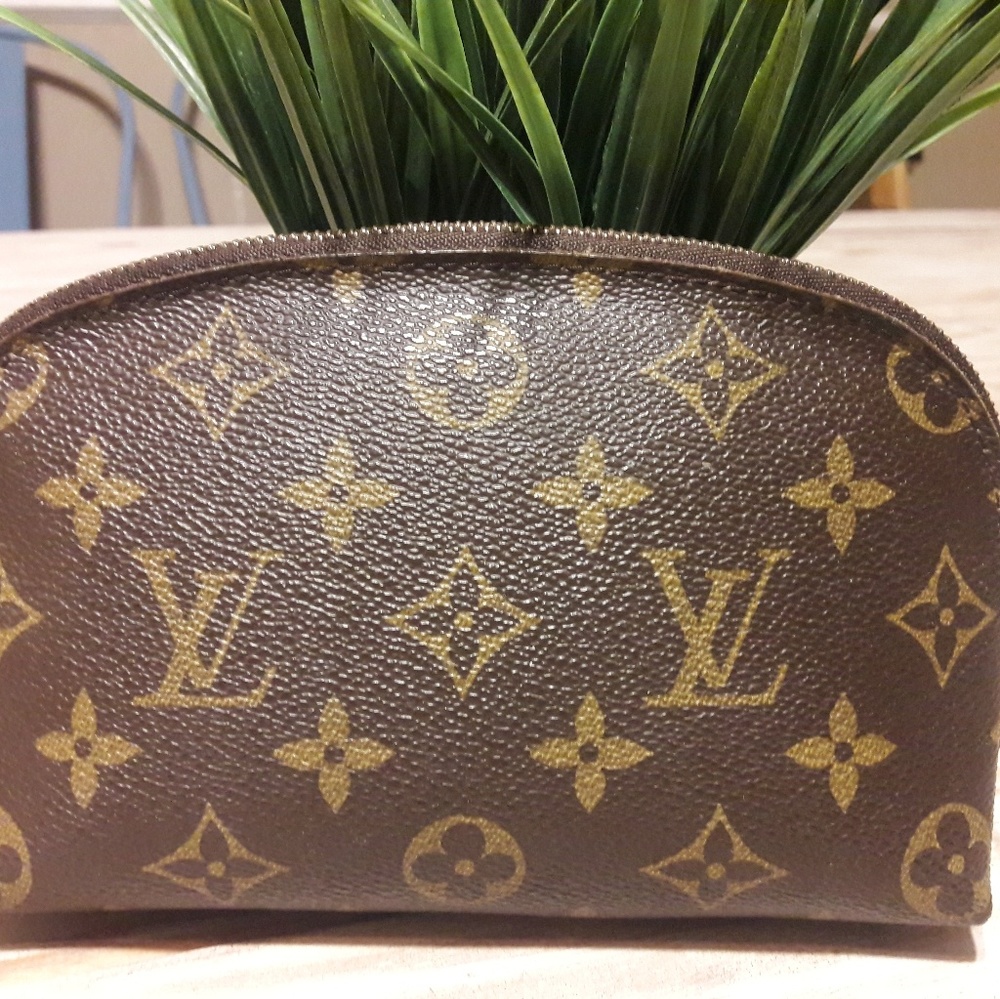 LV cosmetic pouch pm